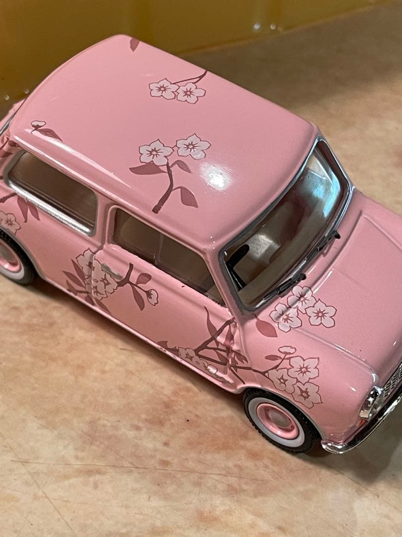 Vanguards 花柄デザイン ピンクミニカー