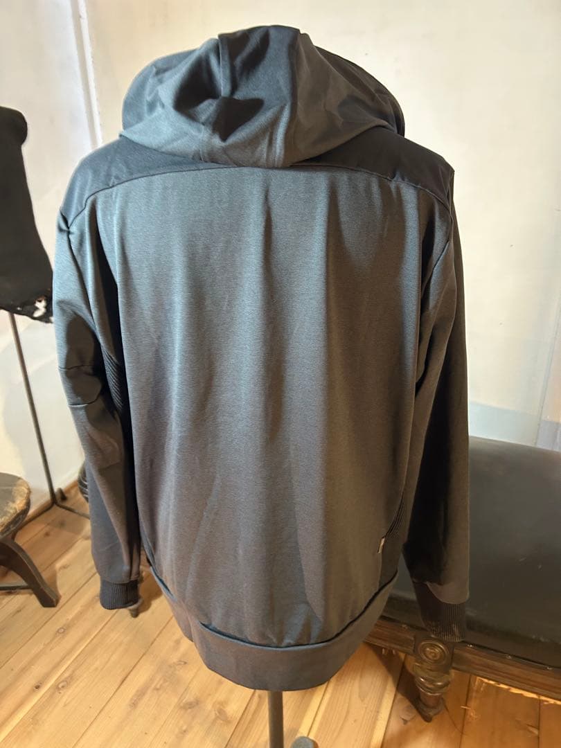 Rapha トランスファーフーディー