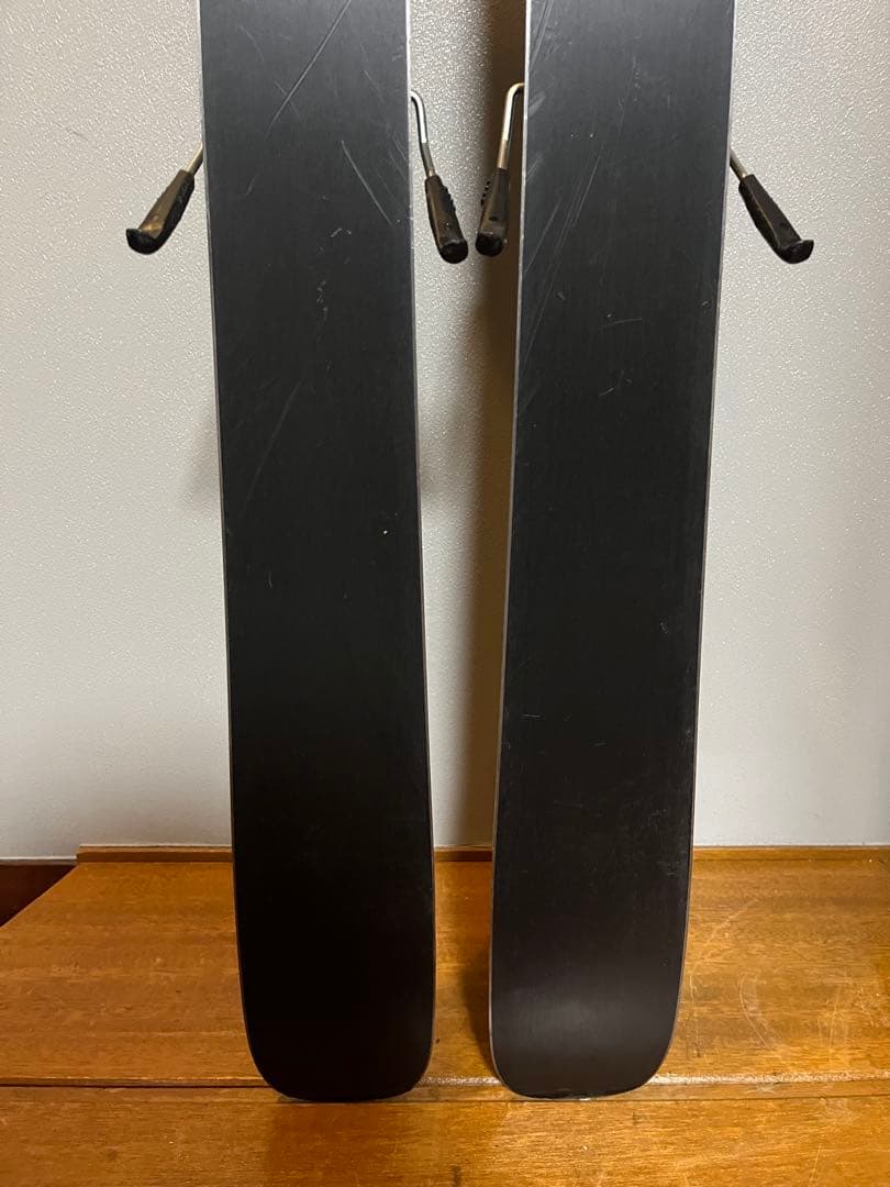 スキー板　SALOMON QST92 153cm