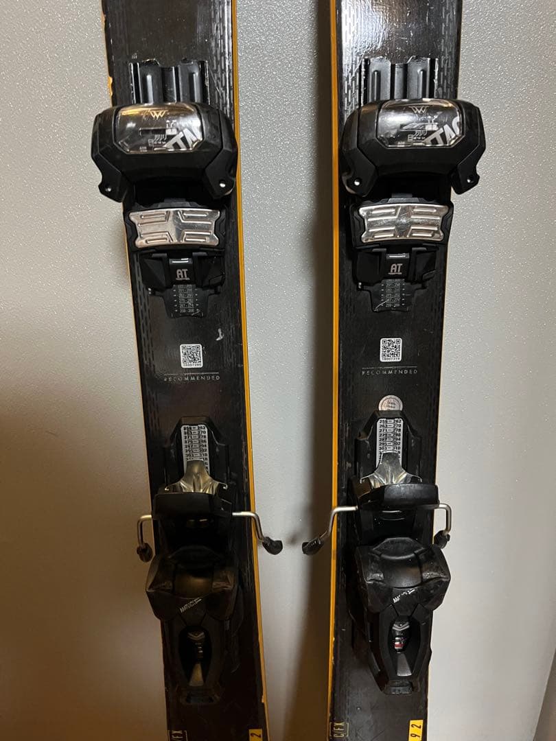 スキー板　SALOMON QST92 153cm