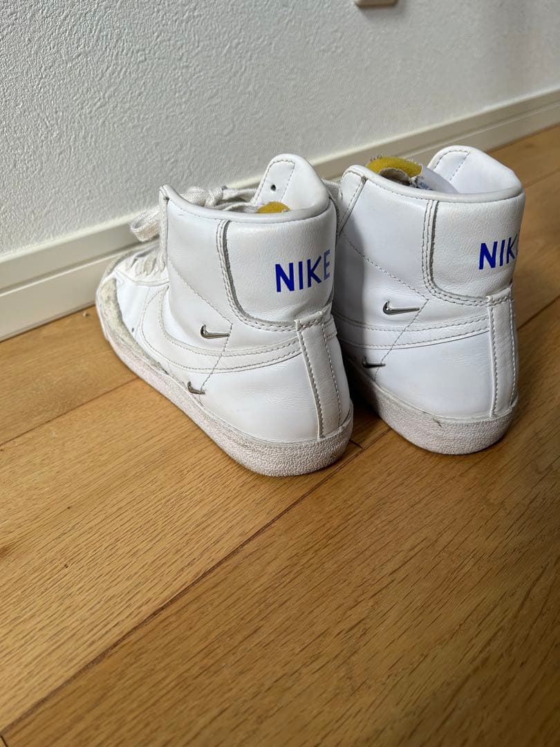 NIKE Blazer Mid ホワイト/グレー