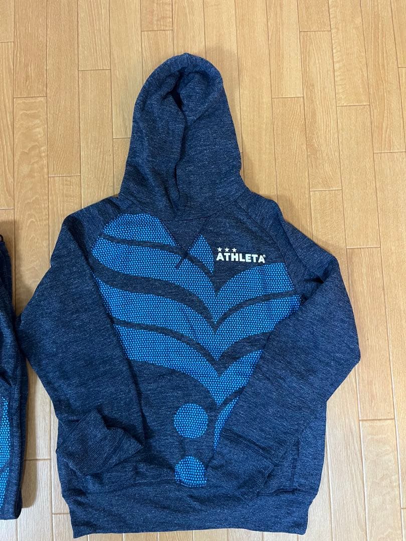 ATHLETA フード付きジャージとパンツセット