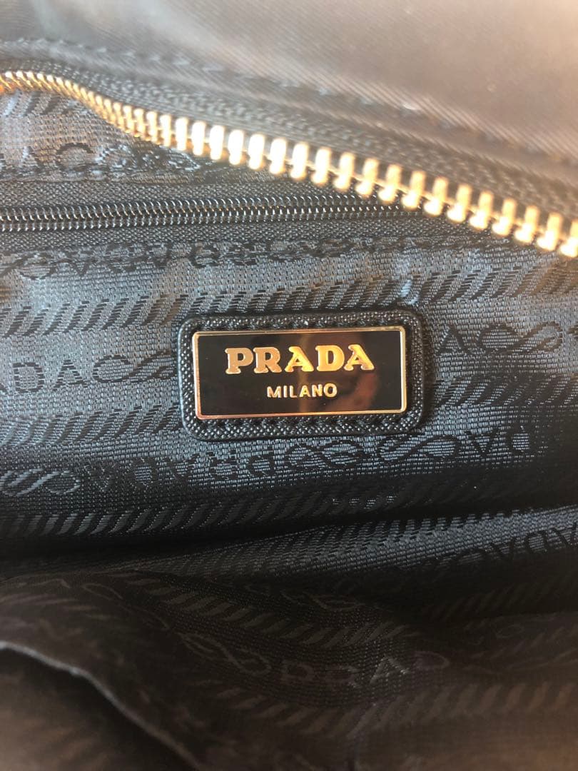 PRADA ノベルティ ナイロン ブラック ショルダーバッグ