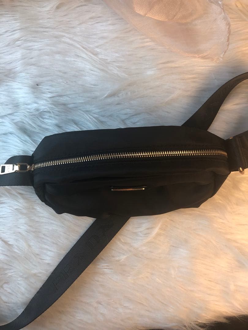 PRADA ノベルティ ナイロン ブラック ショルダーバッグ
