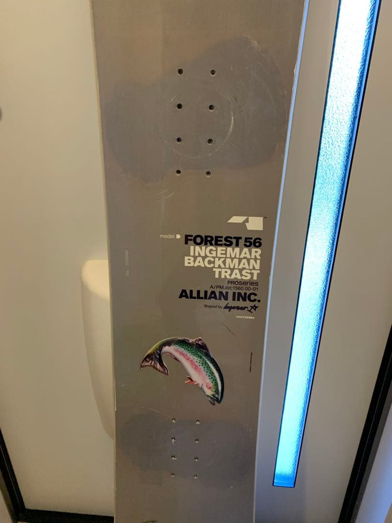 ALLIAN INC.BACKMAN FOREST 56 スノーボード