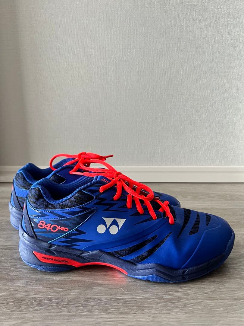 「美品」YONEX 840MID パワークッション バドミントンシューズ27.5