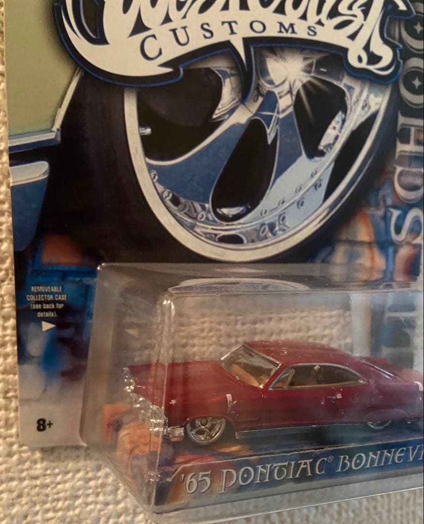 ホットウィール '65 Pontiac Bonneville ローライダー