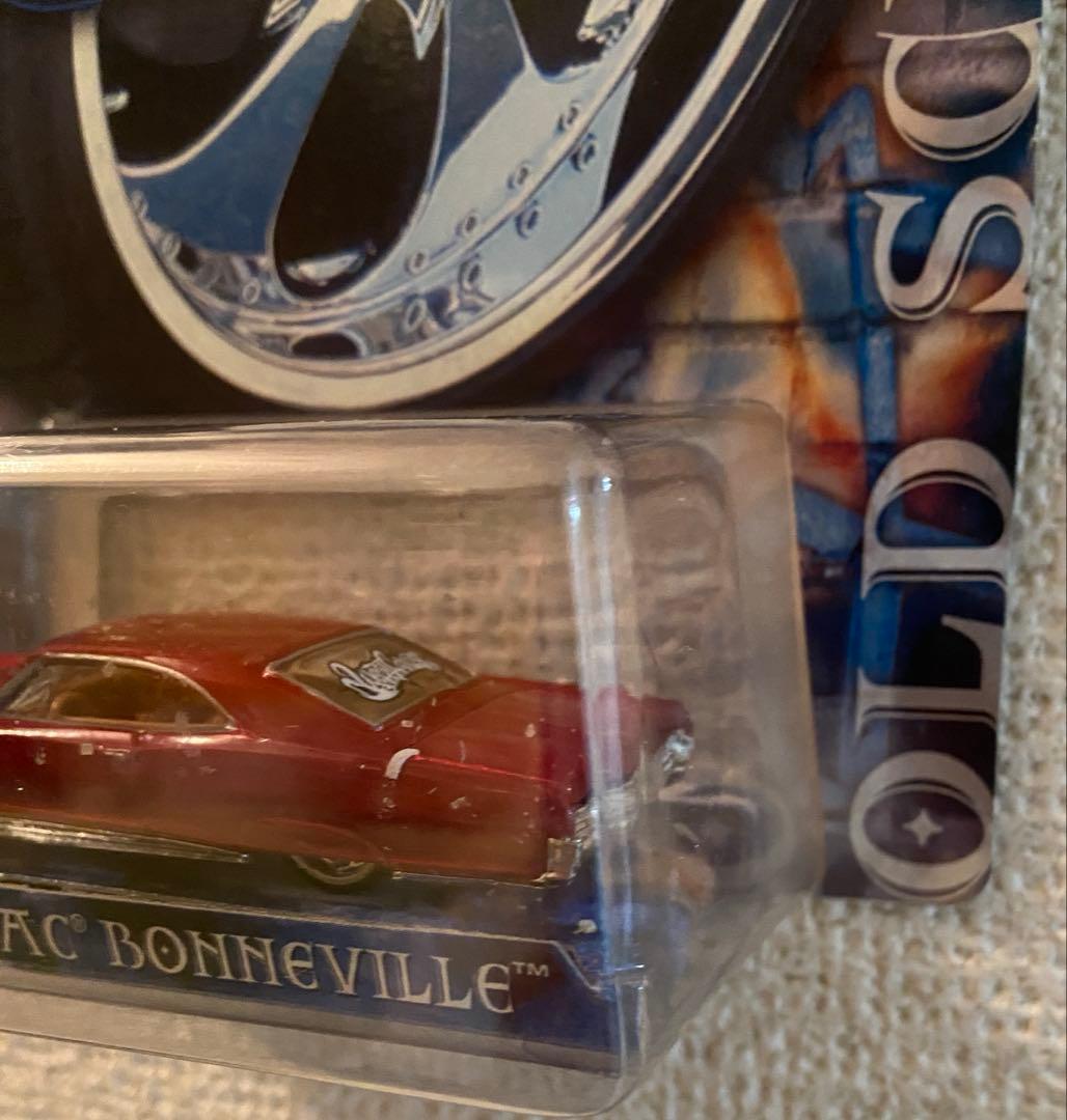 ホットウィール '65 Pontiac Bonneville ローライダー