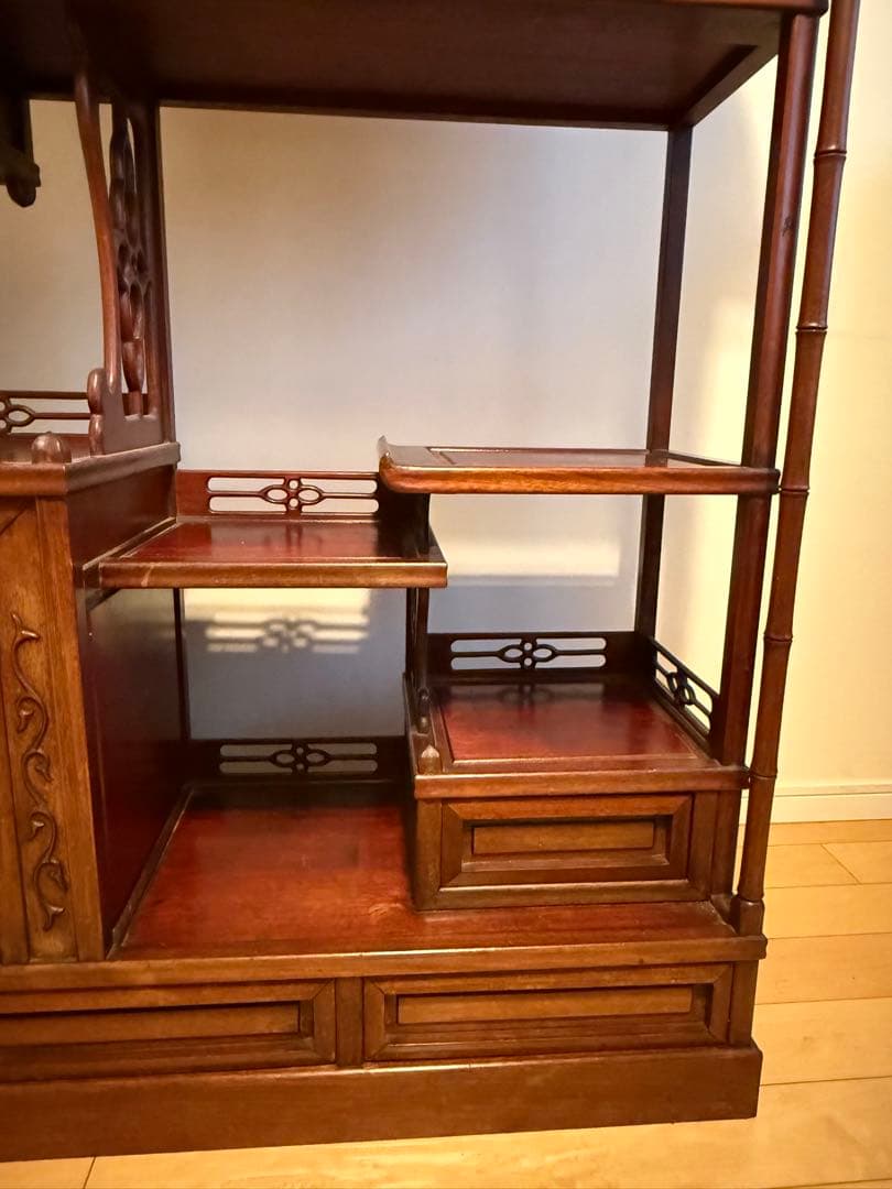 【唐木家具】花梨 茶棚 飾り棚 違い棚 透かし彫り 高級銘木 茶箪笥 カリン材