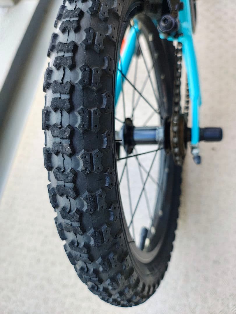 ヨツバサイクル　キッズバイク 16インチ