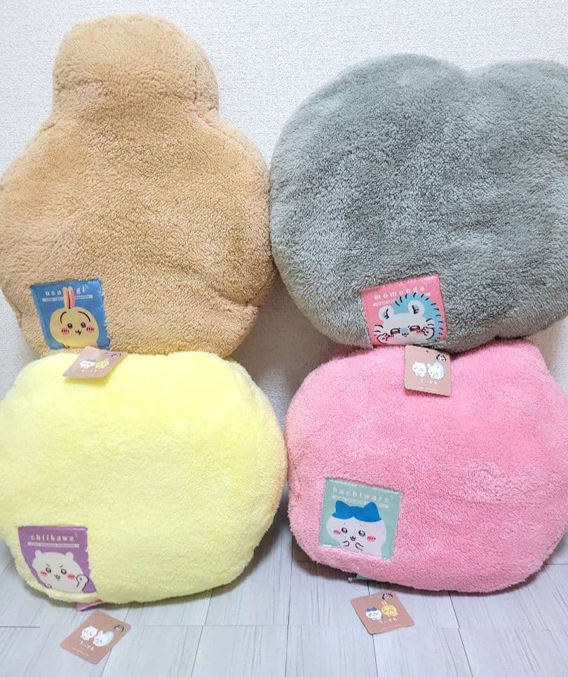 ちいかわ　もこもこダイカットクッション　全４種類　ぬいぐるみ