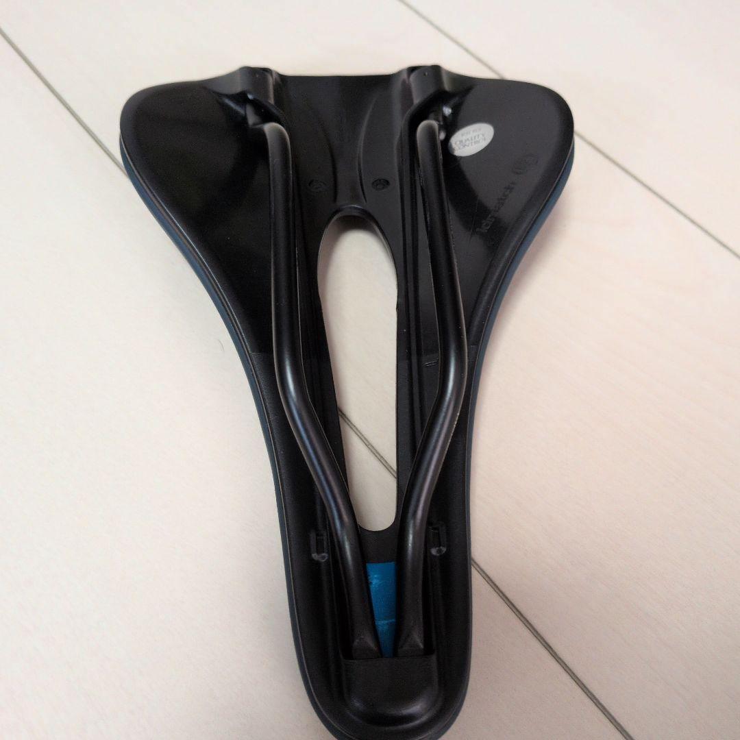 Selle Italia Novus Boost EVOグラベル ネイビー