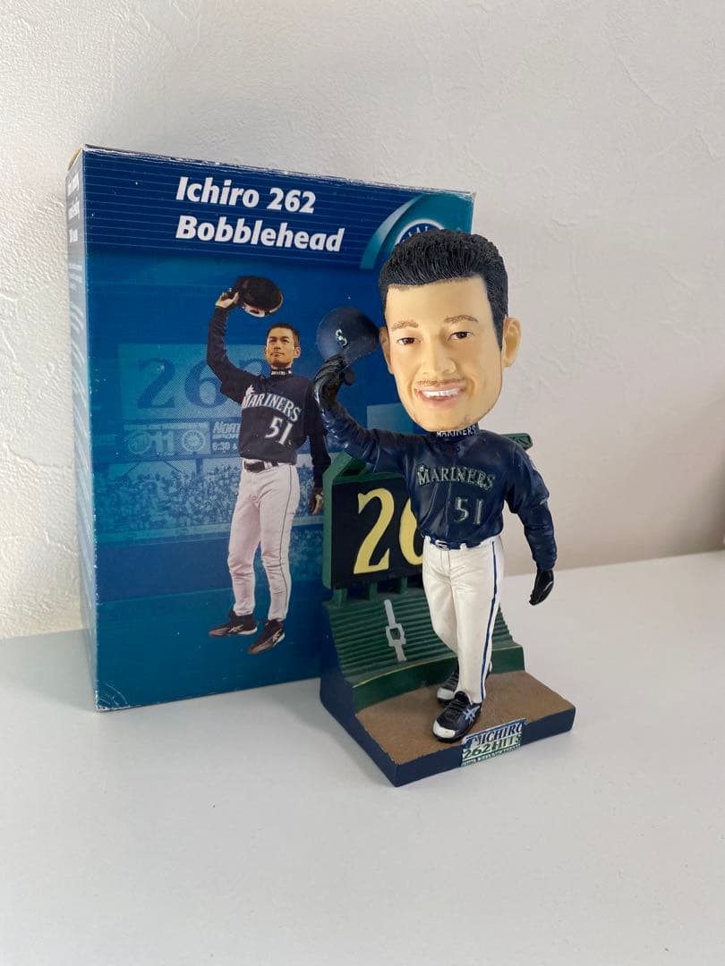 イチロー262安打記念ボブルヘッド人形