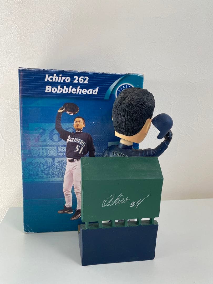 イチロー262安打記念ボブルヘッド人形