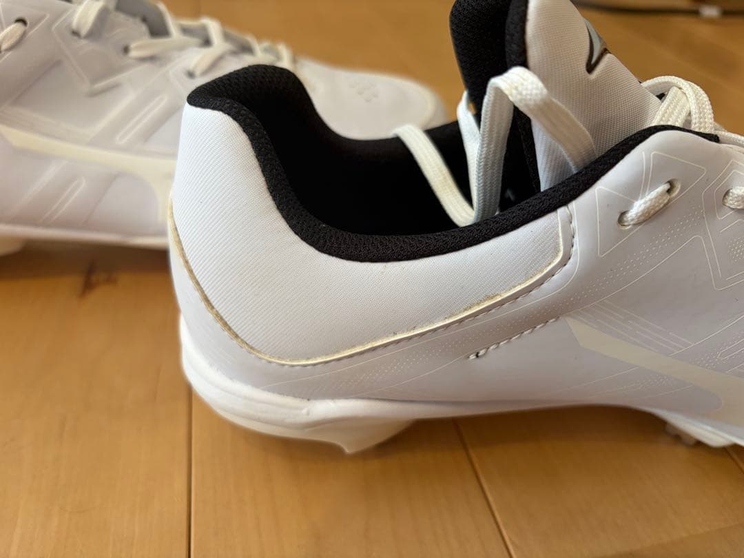 Mizuno ホワイト スパイク　野球