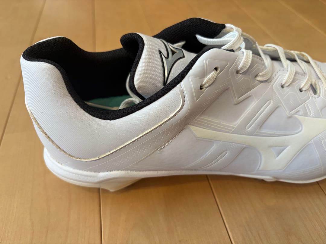 Mizuno ホワイト スパイク　野球