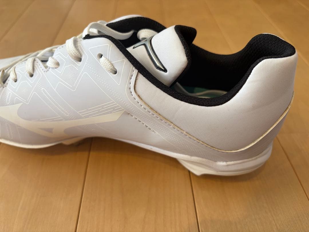 Mizuno ホワイト スパイク　野球