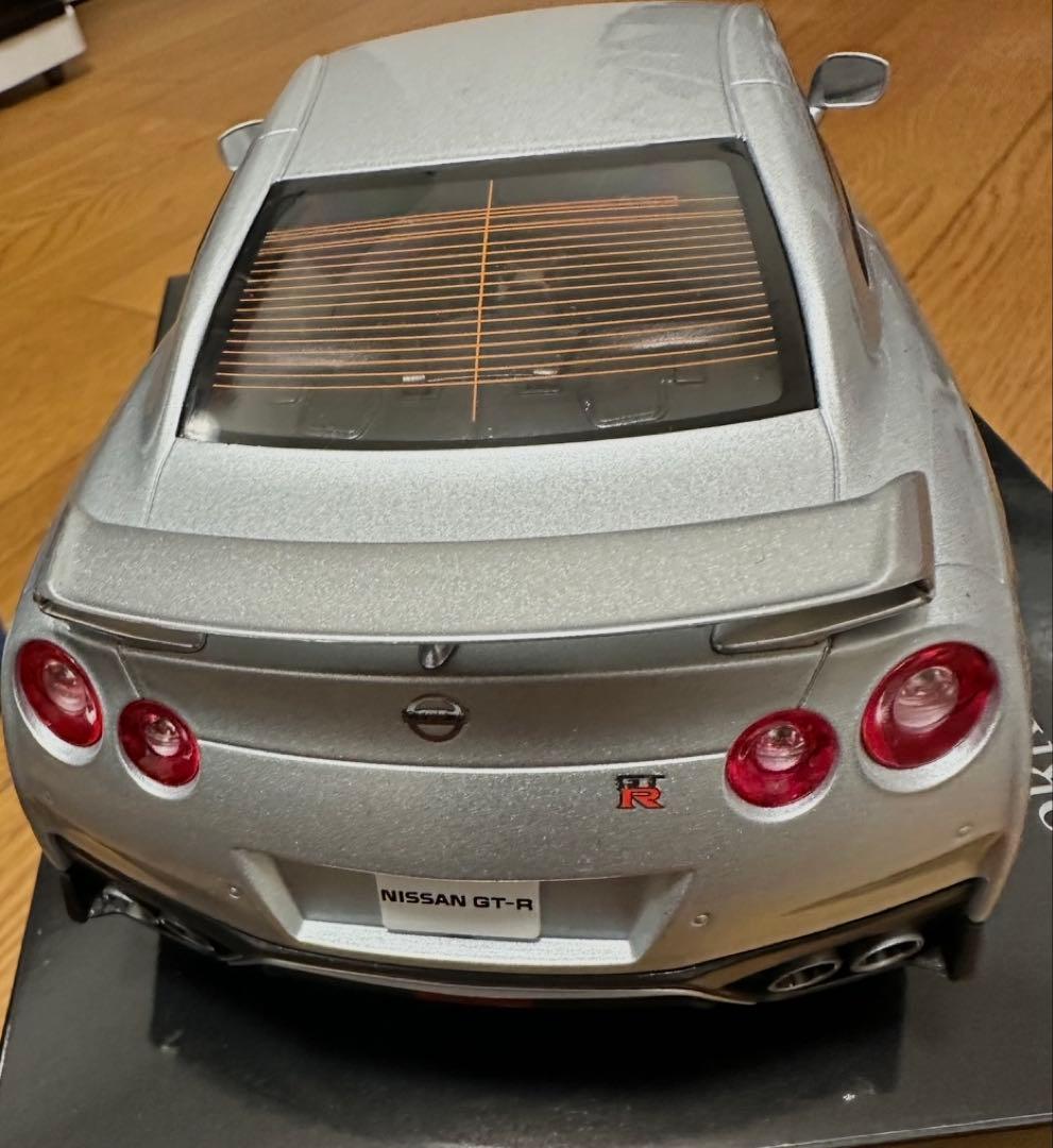 KYOSHO NISSAN GT-R シルバー ミニカー1/18