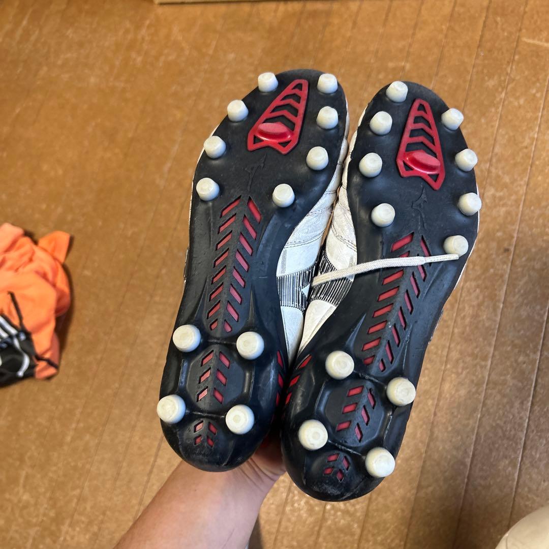 Mizuno サッカーシューズ・スパイク ホワイト/レッド　モレリア
