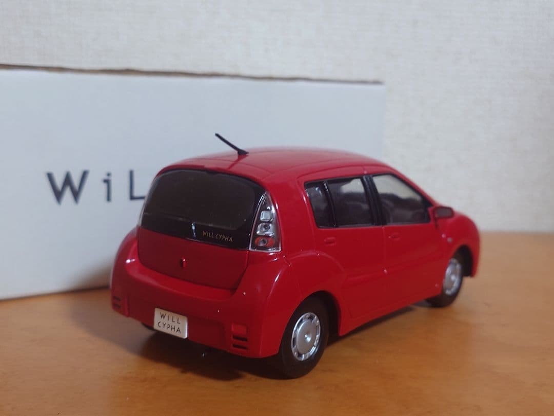 トヨタ ウィル サイファ 1/24 非売品 ミニカー カラーサンプル レッド