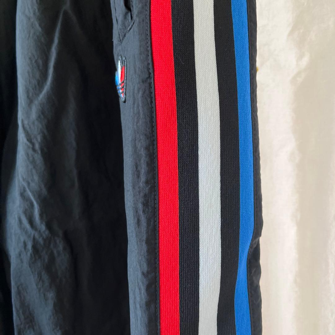 adidas トレーニングパンツ 黒 ストライプ