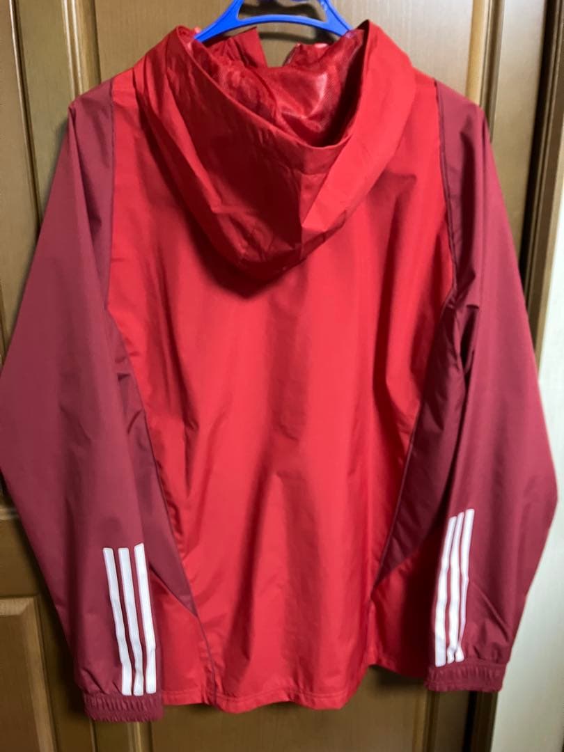 【新品】adidas 赤 ナイロン ウィンドブレーカー フード付き