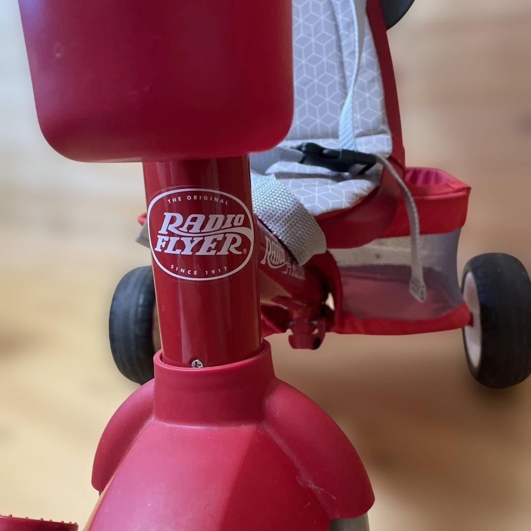 ラジオフライヤー RADIO FLYER 4-IN-1 トライク 三輪車
