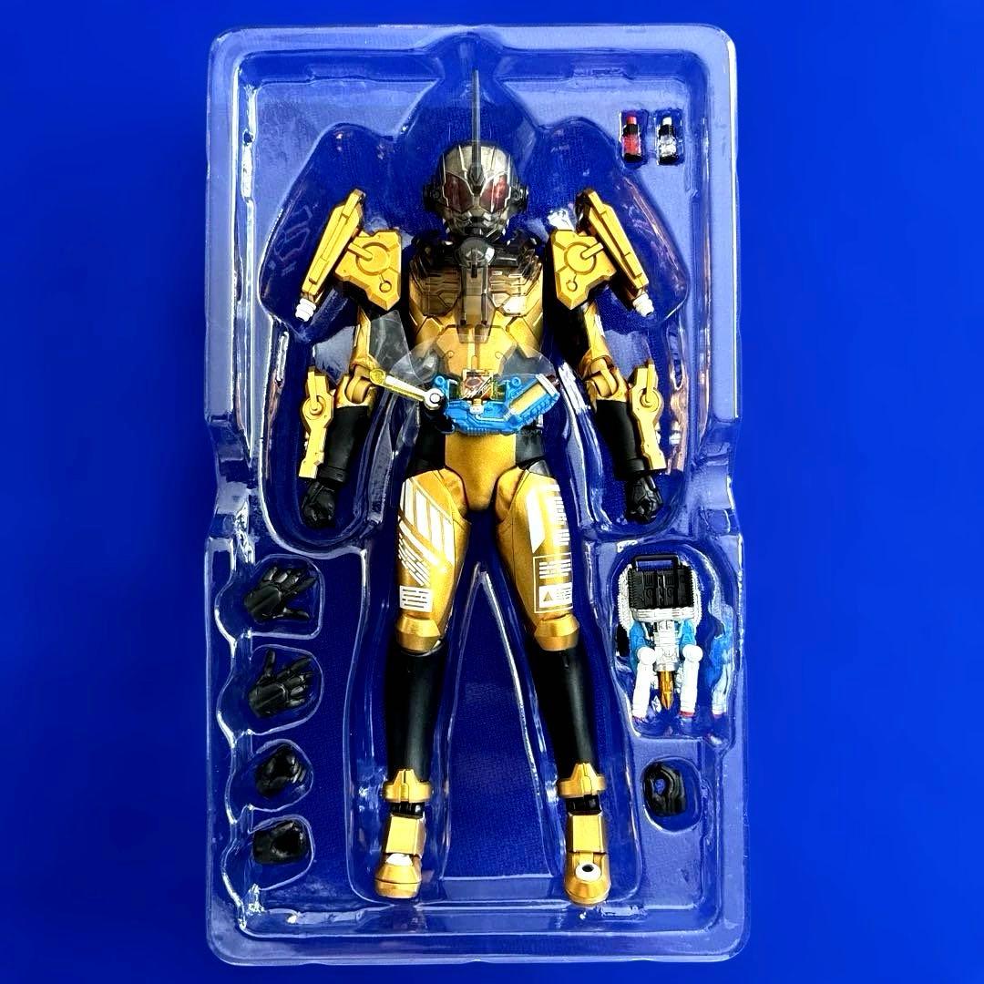SHフィギュアーツ 仮面ライダーグリス