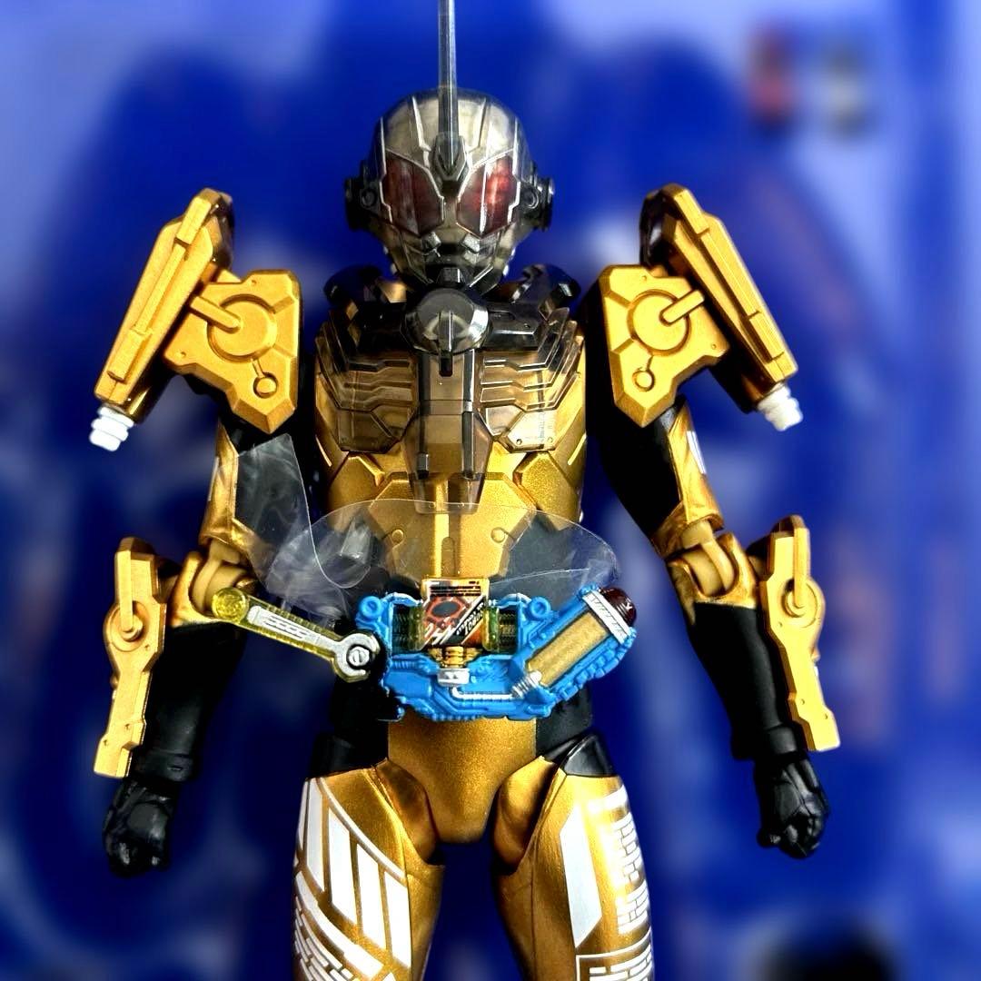 SHフィギュアーツ 仮面ライダーグリス