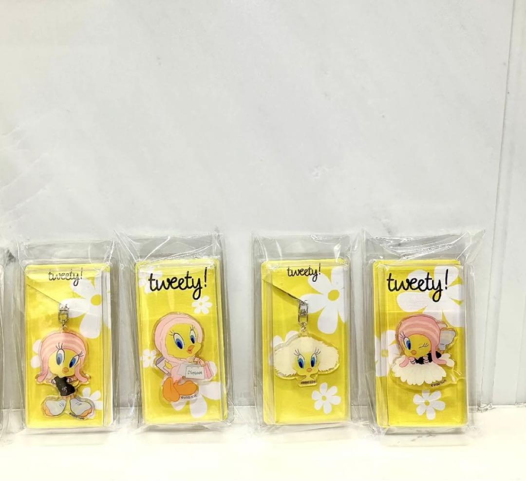 2024 IU H.E.R tweety アクリルトック 4つセット入手困難の品