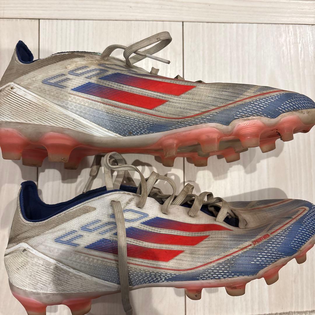 adidas サッカーシューズ 白/赤/青