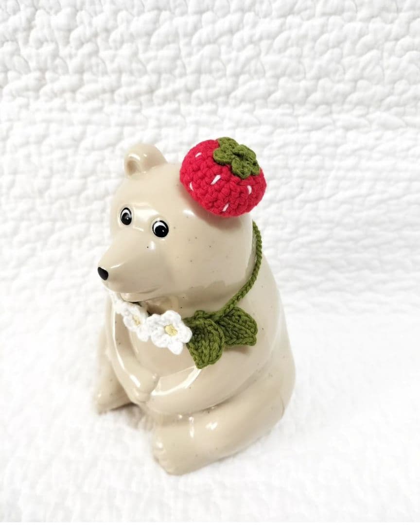 しろくま貯金箱＊ピンクいちごコーデ