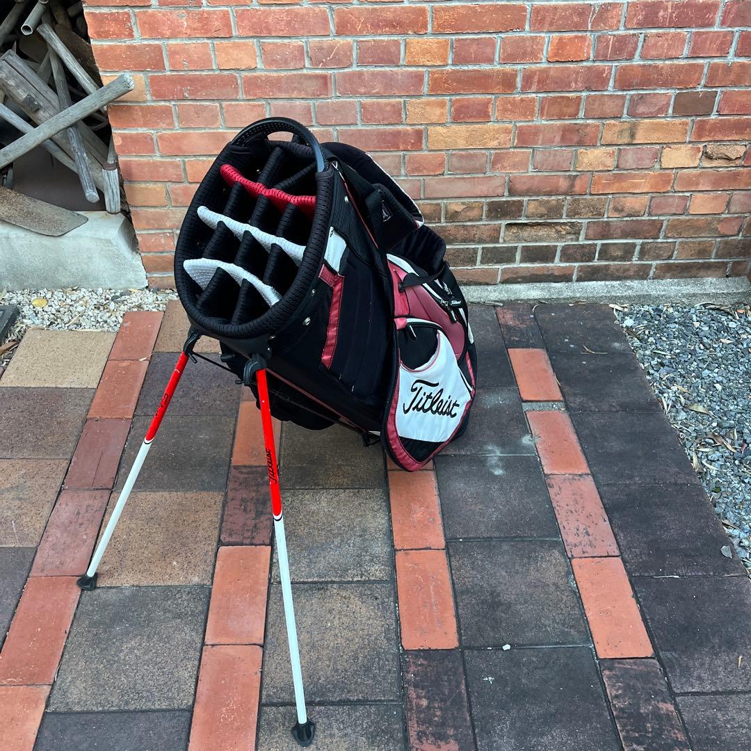 Titleist スタンドバッグ 黒/赤/白 軽量スタンドキャディバック