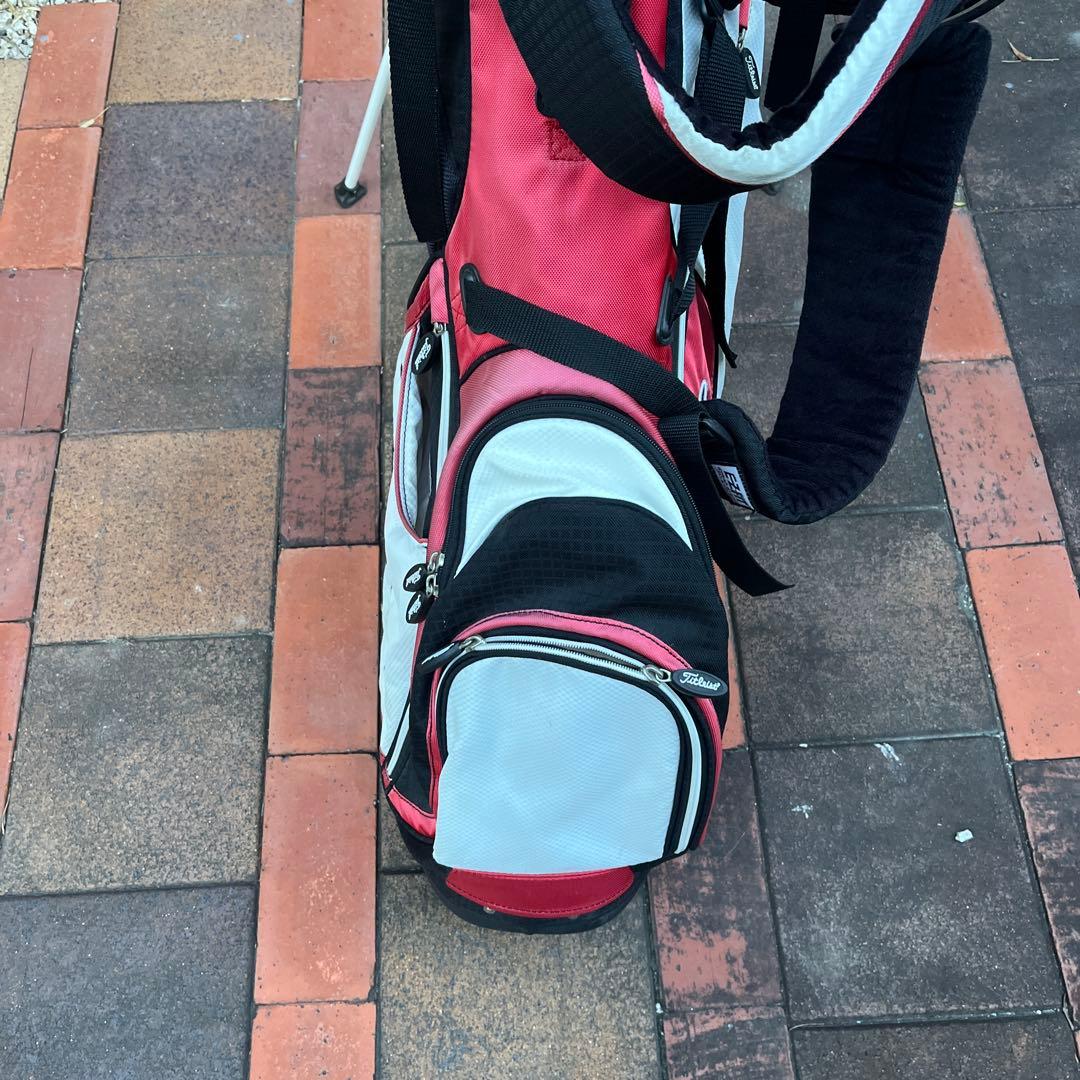 Titleist スタンドバッグ 黒/赤/白 軽量スタンドキャディバック