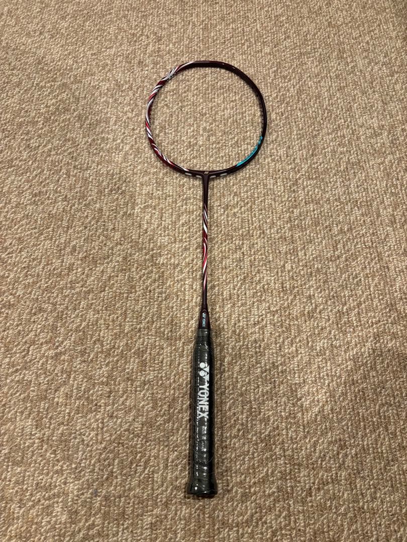YONEX バドミントンラケット　アストロクス100ZZ（4U5）