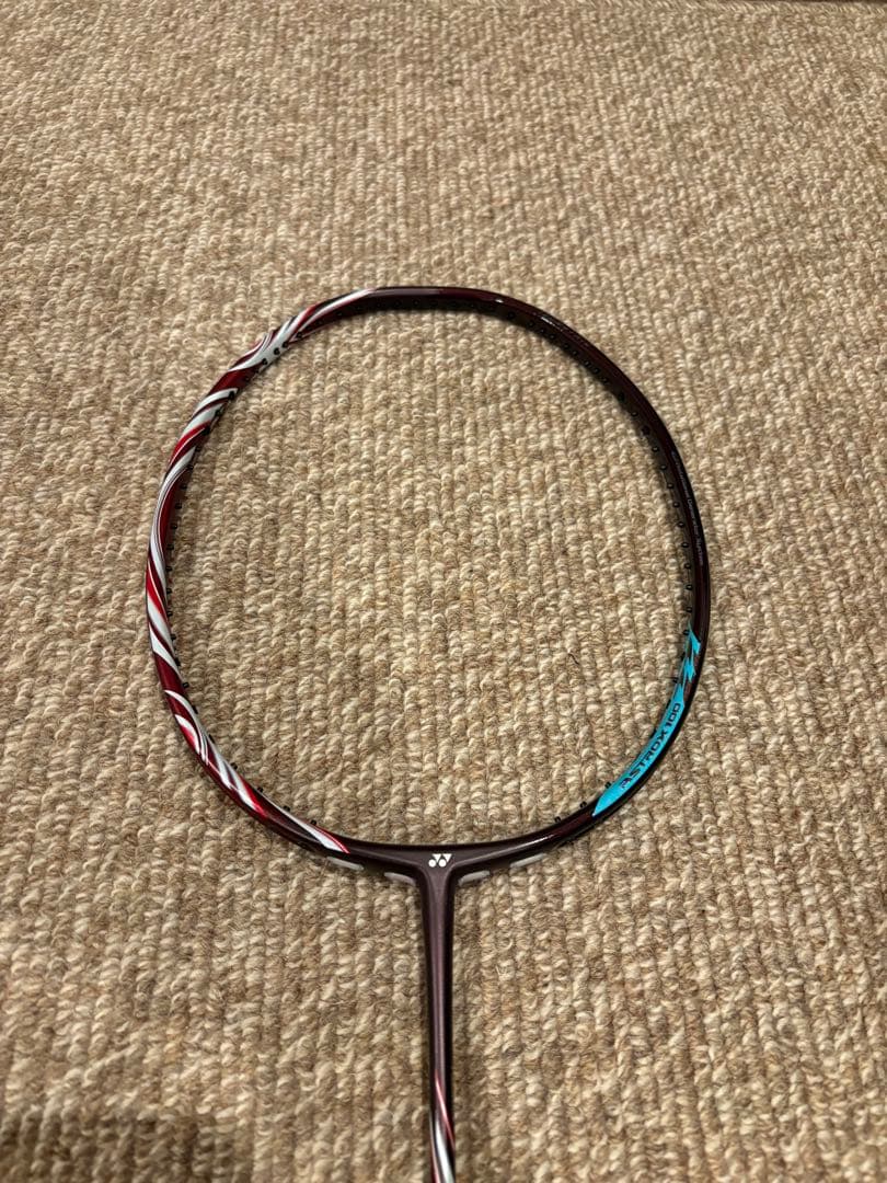 YONEX バドミントンラケット　アストロクス100ZZ（4U5）