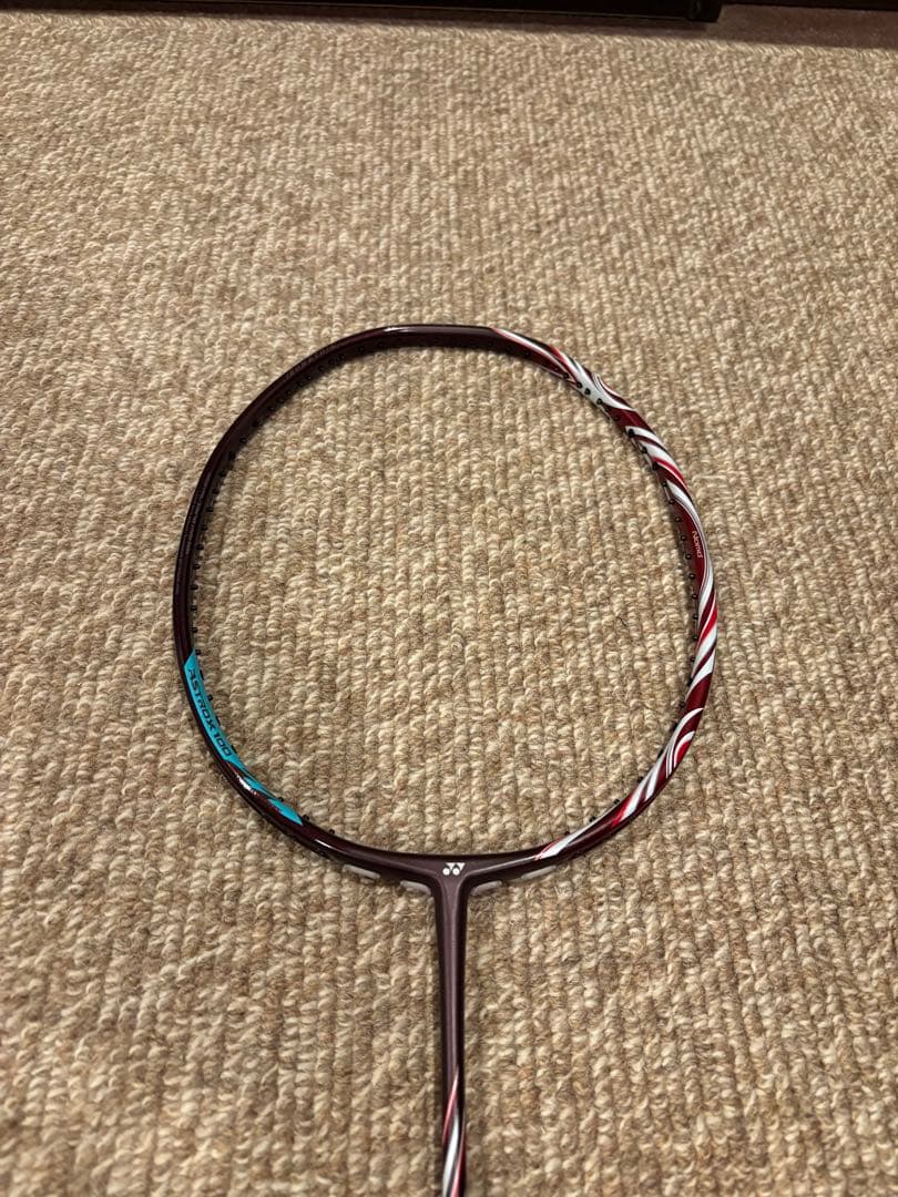 YONEX バドミントンラケット　アストロクス100ZZ（4U5）