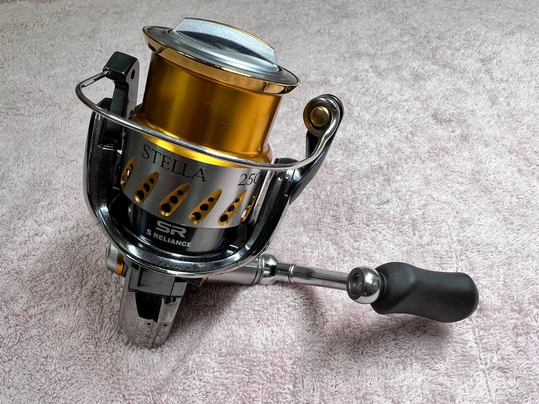STELLA 2500S スピニングリール