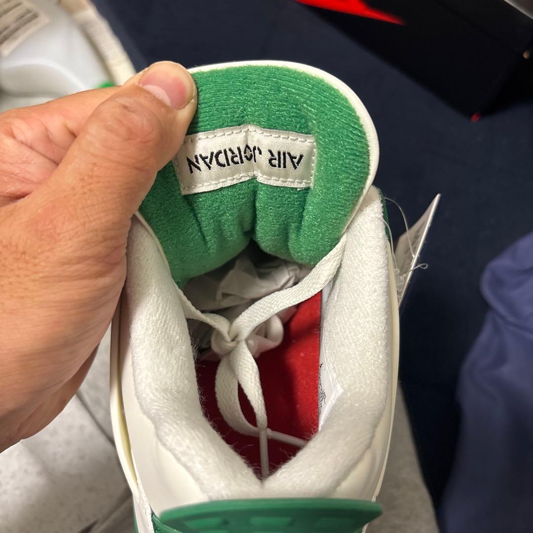 Nike SB × Air Jordan 4 \"Pine Green\"