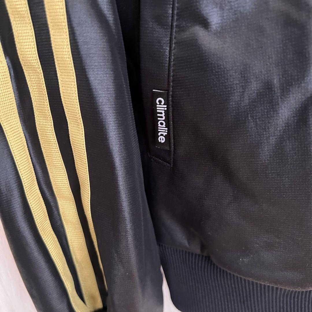 美品 adidasコーティング トラックジャケットSサイズ上下セット 着画あり⭐︎