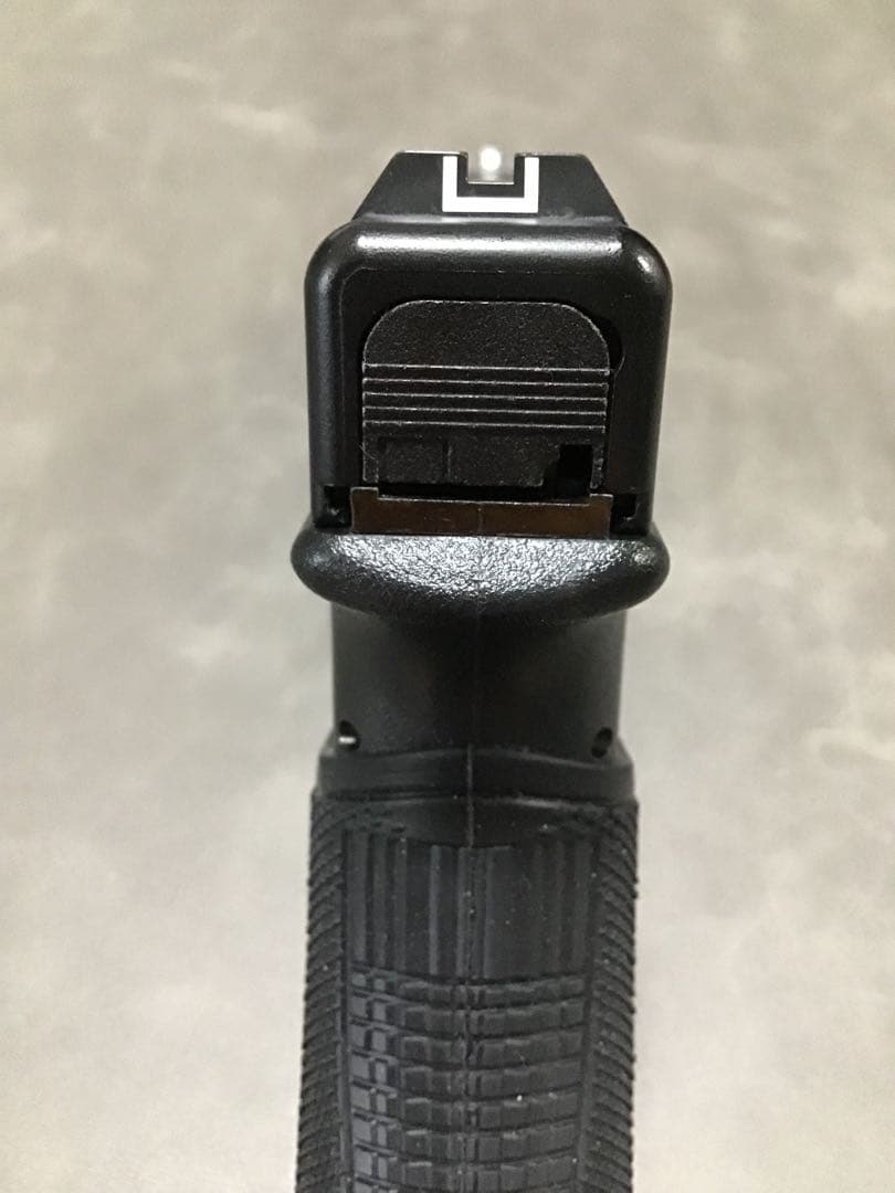 東京マルイ GLOCK 22 ガスガン マガジン2本とラバーグリップ付