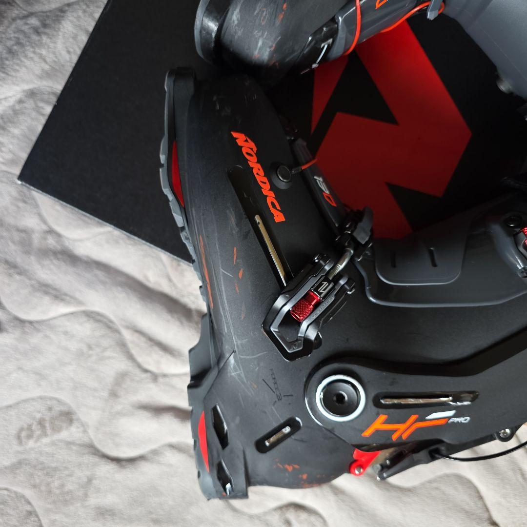 今シーズンモデル　ノルディカHF PRO 130中古使用感有り