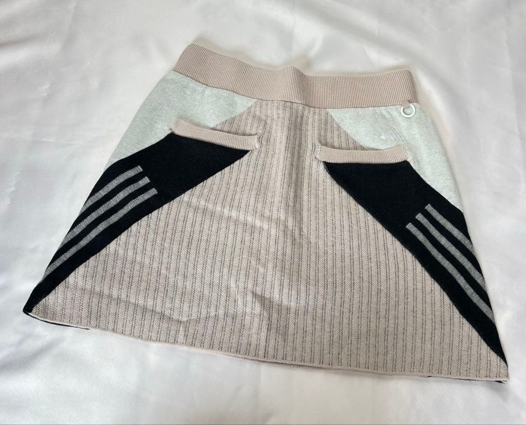 新品adidasゴルフ　アシンメトリークルーネックセーター　ニットスカート