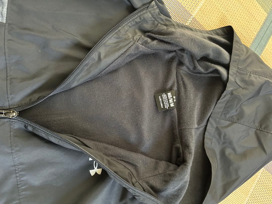 UNDER ARMOUR セットアップレディース　Mサイズ
