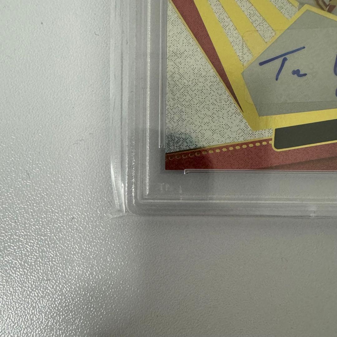 トレイヤング　直筆サイン　オート　panini Revolution PSA8