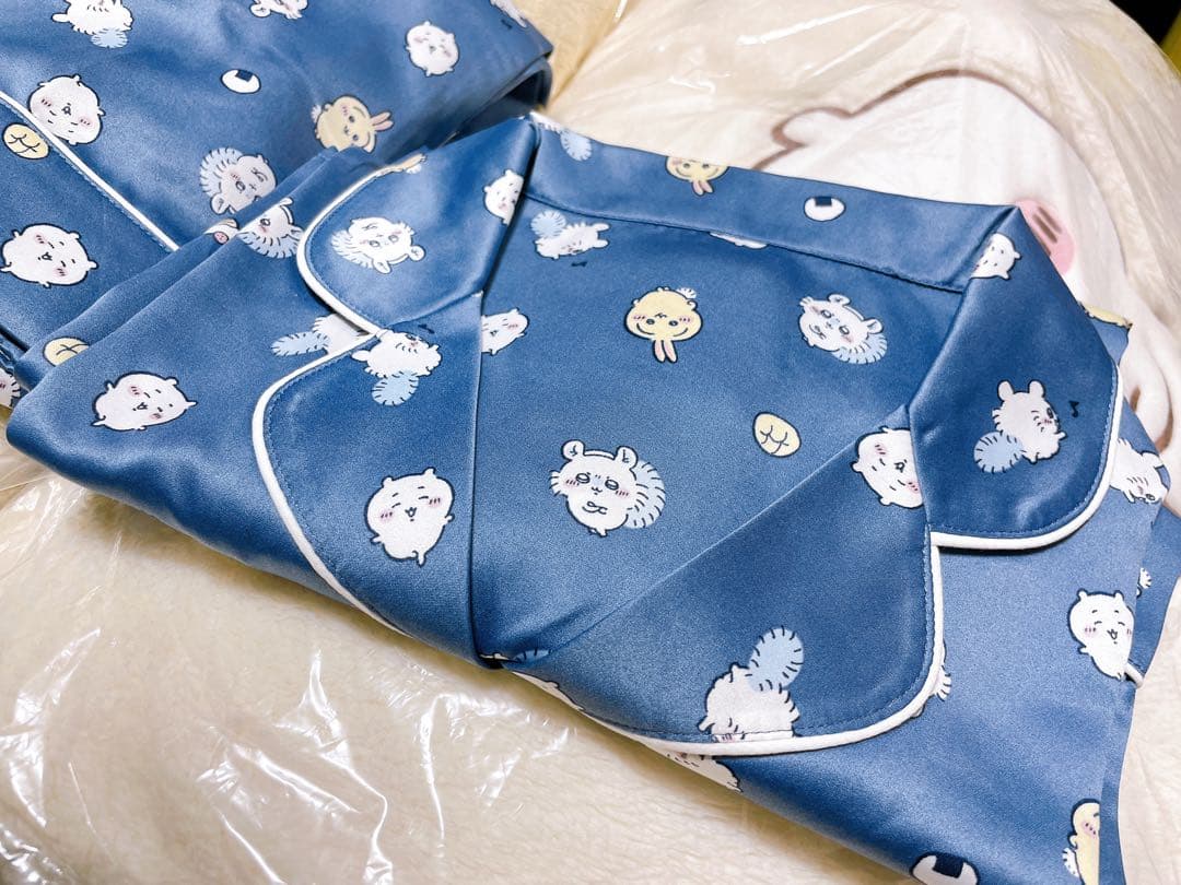 ちいかわ　うさぎ　ハチワレ　モモンガ　GUコラボ パジャマ　パーカー　セット　S
