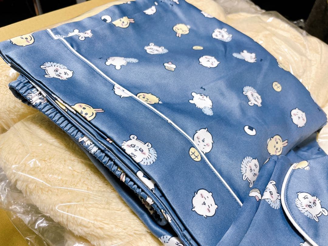ちいかわ　うさぎ　ハチワレ　モモンガ　GUコラボ パジャマ　パーカー　セット　S