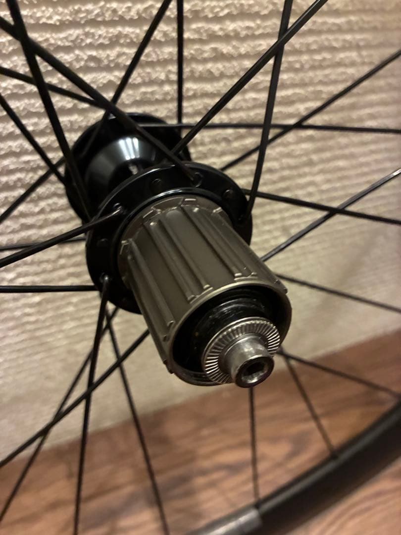 カーボンホイール　DURA ACE FH-9000 C60相当　クリンチャー
