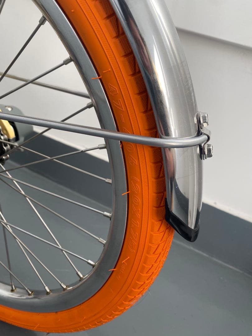 新品未使用 ミニベロ 自転車 アルミ 内装変速 泥除け カゴ 本革サドルグリップ