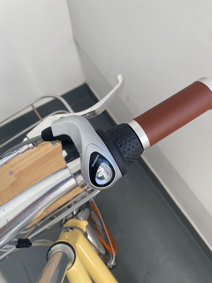 新品未使用 ミニベロ 自転車 アルミ 内装変速 泥除け カゴ 本革サドルグリップ